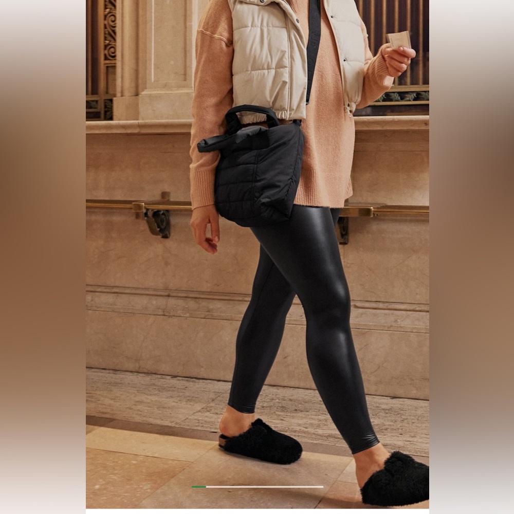 Offline by aerie real luxe faux leather legging size medium NWT true black
